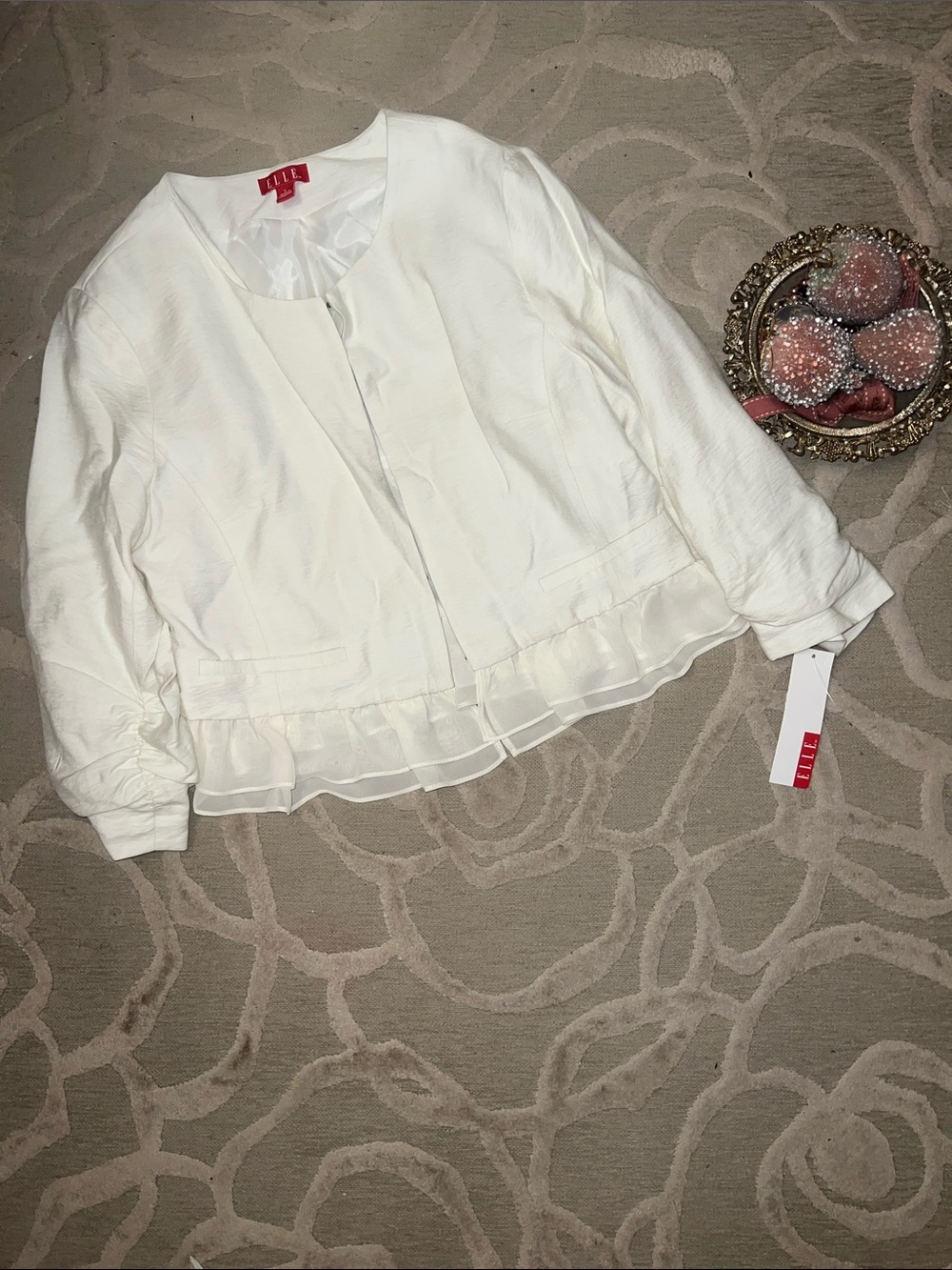 NWT🌷ELLE🌷Off white Sorbet Dreams rayon nylon ruffle edge blazer